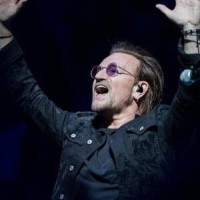Schuh-Plattler – Bono singt für Alexej Nawalny