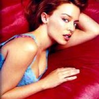 Kylie Minogue – Süßer Blick unter den Rock