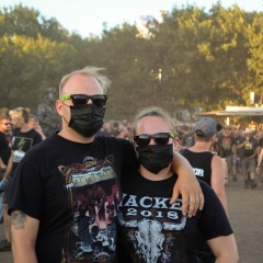 Masken gegen den Staub.