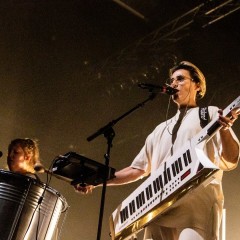 Heute mit Band und Keytar.