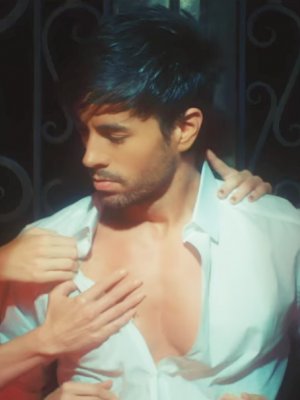 Enrique Iglesias Neues Video Zu El Bano Laut De News